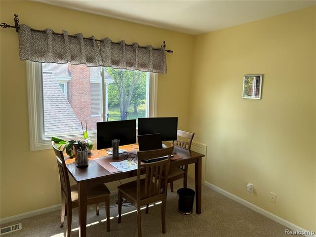 1658 Hillside Lane, Rochester Hills, MI 48307