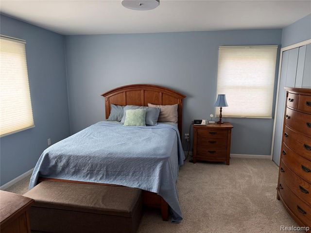 1658 Hillside Lane, Rochester Hills, MI 48307