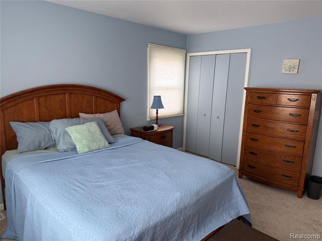1658 Hillside Lane, Rochester Hills, MI 48307