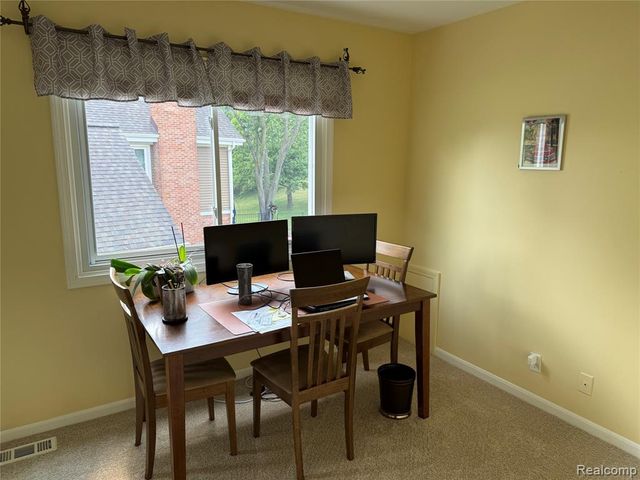 1658 Hillside Lane, Rochester Hills, MI 48307