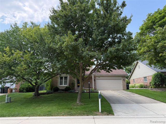 1658 Hillside Lane, Rochester Hills, MI 48307