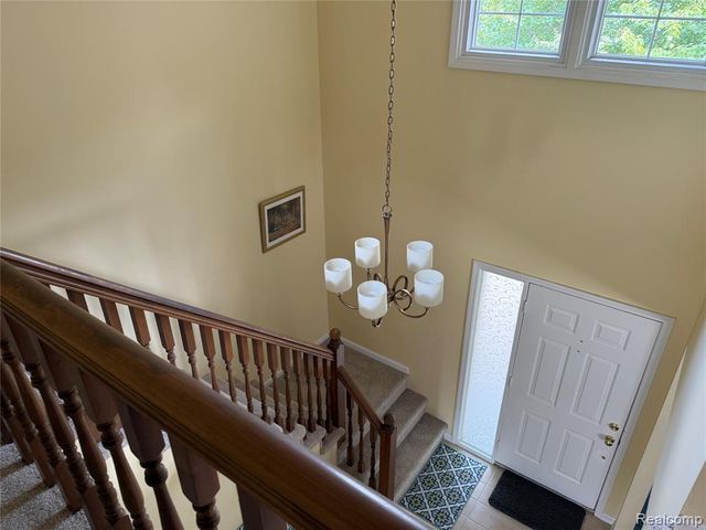1658 Hillside Lane, Rochester Hills, MI 48307