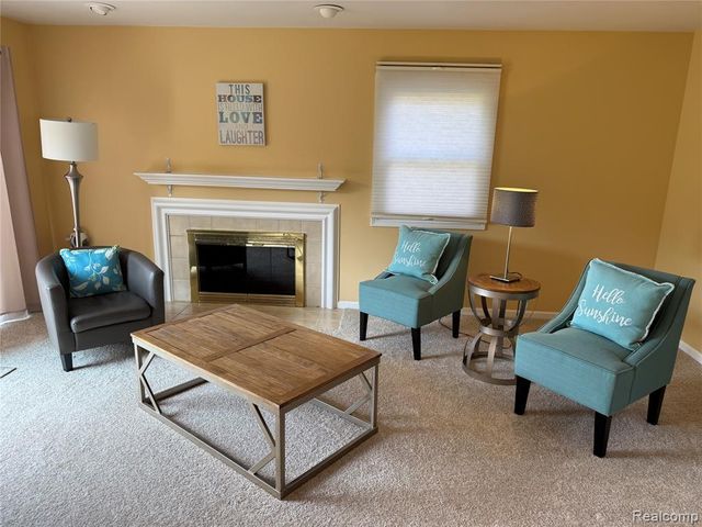 1658 Hillside Lane, Rochester Hills, MI 48307