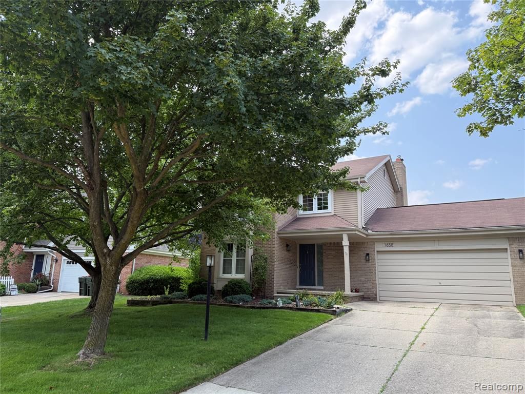 1658 Hillside Lane, Rochester Hills, MI 48307