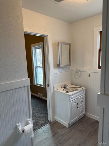 1724 Maine Street, Saginaw, MI 48602