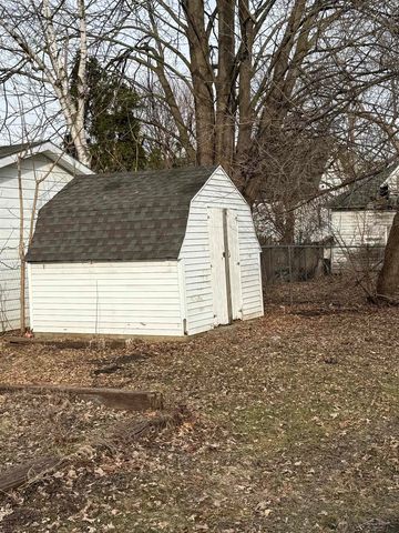 1724 Maine Street, Saginaw, MI 48602