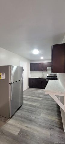 141-60 84th Road 2G, Briarwood, NY 11435