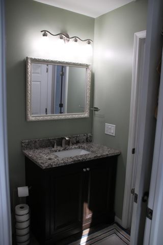 1207 E Oak Drive, Fenton, MI 48430