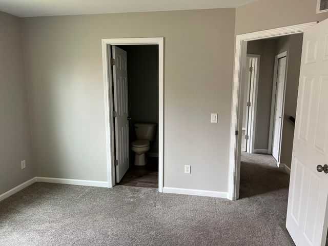 1207 E Oak Drive, Fenton, MI 48430