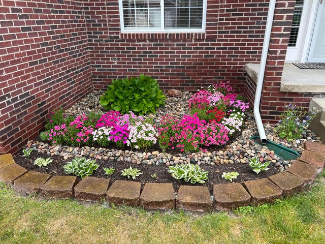 1207 E Oak Drive, Fenton, MI 48430