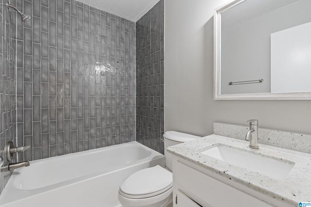 2716 NE 7TH PLACE NE, Center Point, AL 35215