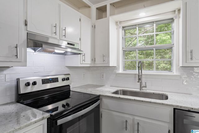 2716 NE 7TH PLACE NE, Center Point, AL 35215