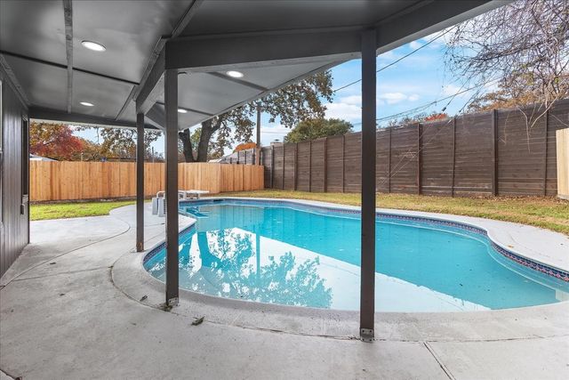 7105 Briardale Drive, North Richland Hills, TX 76182