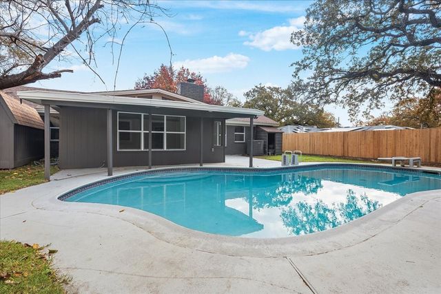 7105 Briardale Drive, North Richland Hills, TX 76182