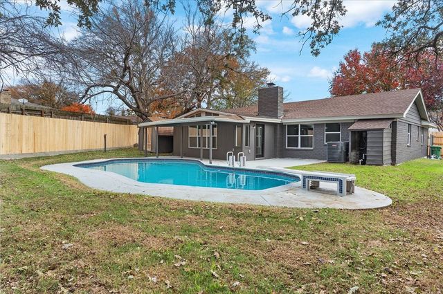 7105 Briardale Drive, North Richland Hills, TX 76182