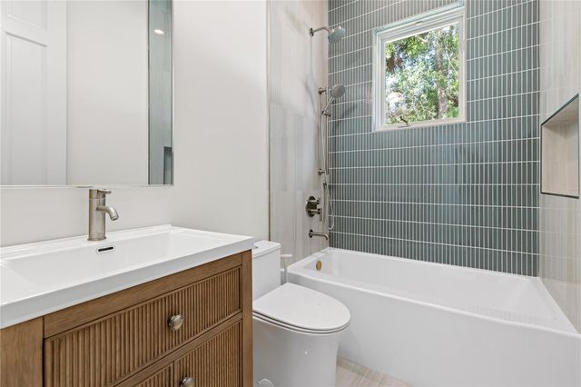 2228 EARLEAF COURT, Longwood, FL 32779