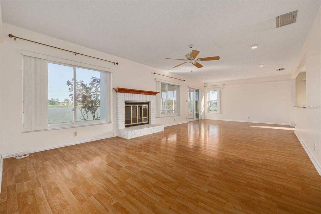 Image 13 of property listing at 3631 93RD AVENUE N, Pinellas Park, FL 33782