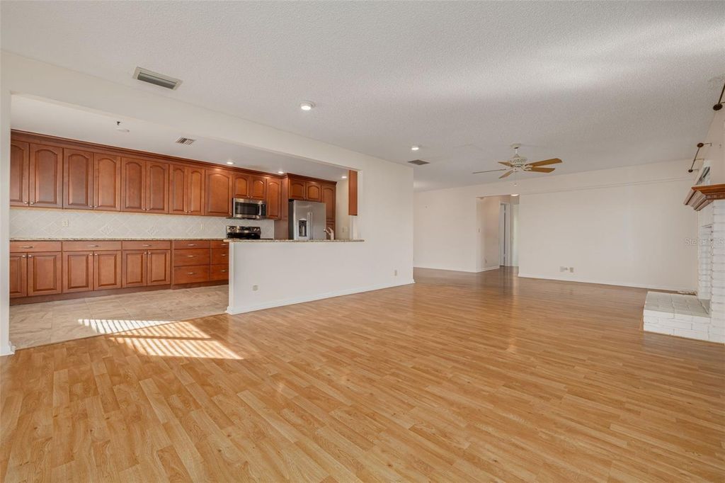 Image 15 of property listing at 3631 93RD AVENUE N, Pinellas Park, FL 33782