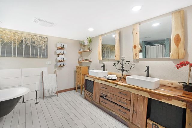 2521 County Road 3550, Cleveland, TX 77327