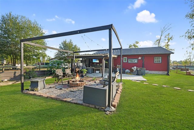 2521 County Road 3550, Cleveland, TX 77327