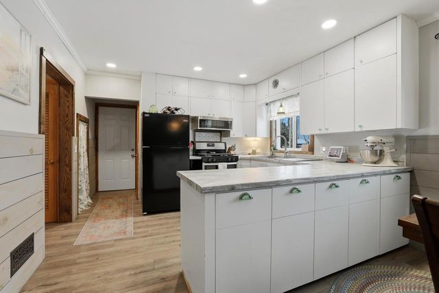 330 FIRST STREET, Rosholt, WI 54473