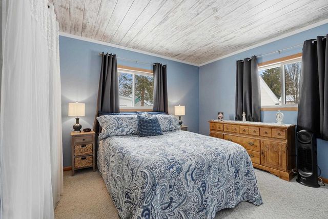 330 FIRST STREET, Rosholt, WI 54473