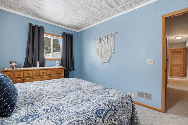 330 FIRST STREET, Rosholt, WI 54473