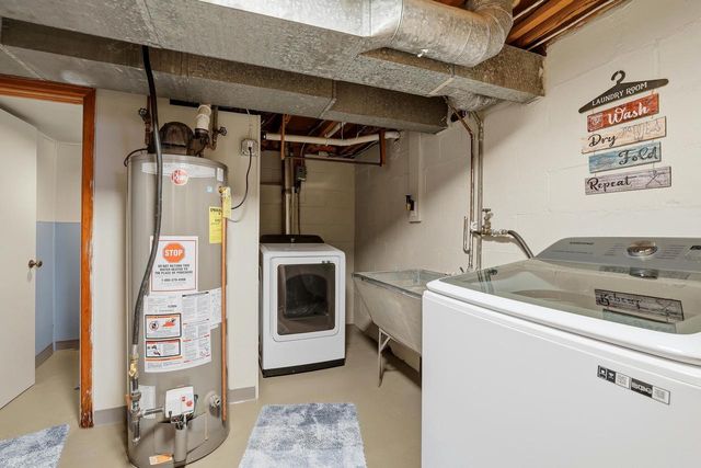 330 FIRST STREET, Rosholt, WI 54473