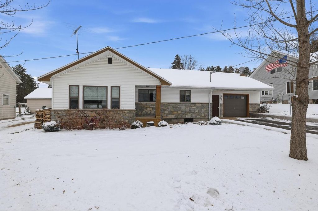 330 FIRST STREET, Rosholt, WI 54473