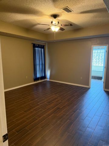 954 Joseph Dr, Conway, AR 72034