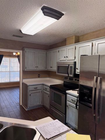 954 Joseph Dr, Conway, AR 72034