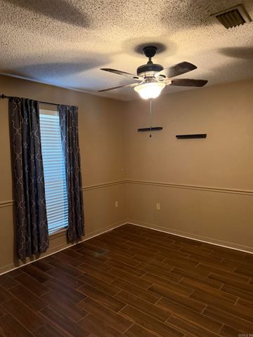 954 Joseph Dr, Conway, AR 72034