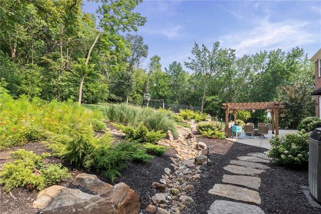 16931 S Highland Ridge Drive, Loch Lloyd, MO 64012