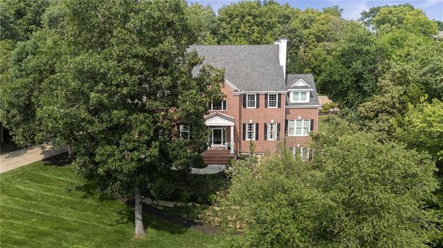 16931 S Highland Ridge Drive, Loch Lloyd, MO 64012