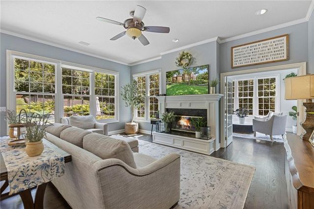 16931 S Highland Ridge Drive, Loch Lloyd, MO 64012