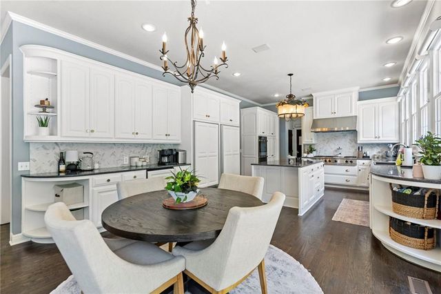 16931 S Highland Ridge Drive, Loch Lloyd, MO 64012