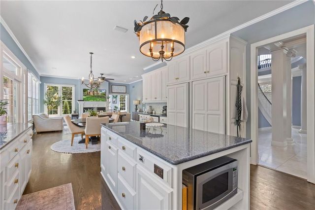 16931 S Highland Ridge Drive, Loch Lloyd, MO 64012