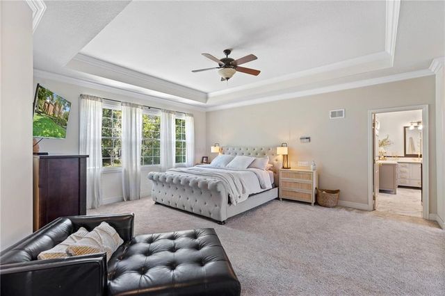 16931 S Highland Ridge Drive, Loch Lloyd, MO 64012