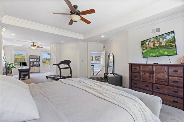 16931 S Highland Ridge Drive, Loch Lloyd, MO 64012