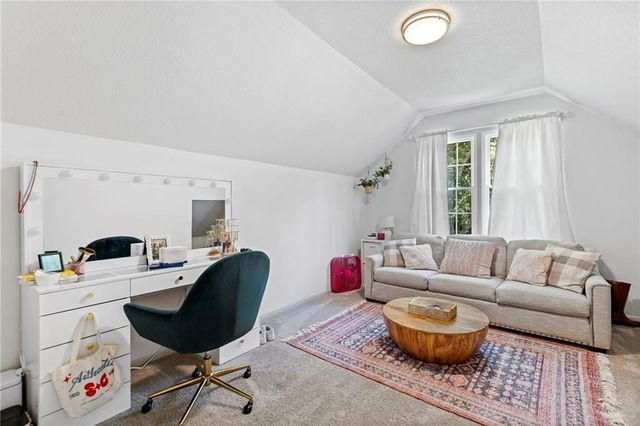 16931 S Highland Ridge Drive, Loch Lloyd, MO 64012