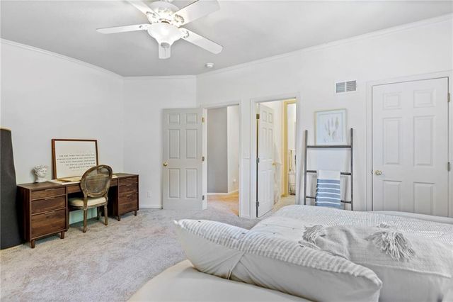 16931 S Highland Ridge Drive, Loch Lloyd, MO 64012