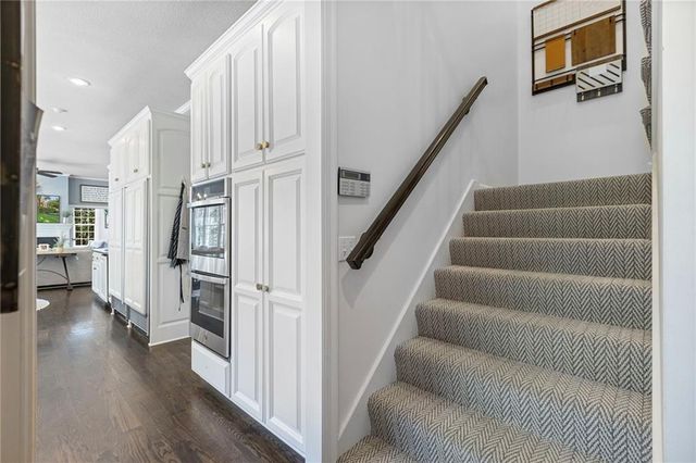 16931 S Highland Ridge Drive, Loch Lloyd, MO 64012