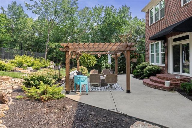 16931 S Highland Ridge Drive, Loch Lloyd, MO 64012