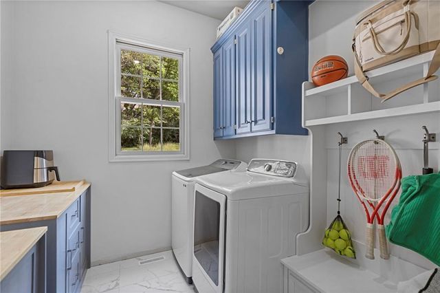 16931 S Highland Ridge Drive, Loch Lloyd, MO 64012