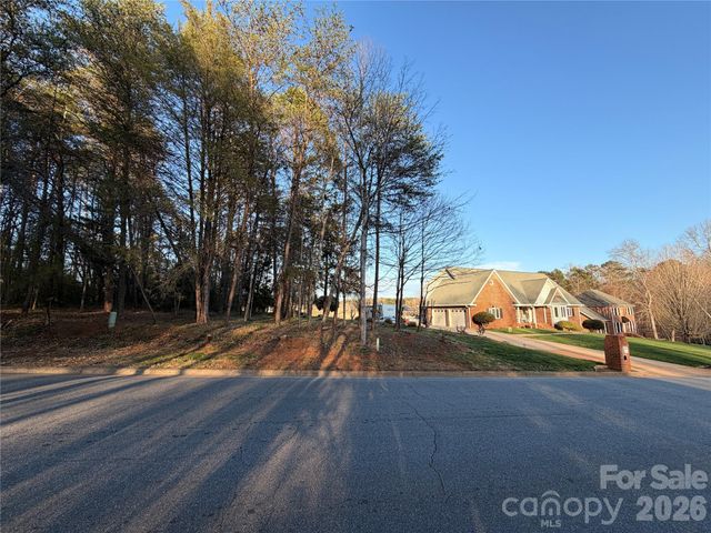 3785 Pinecrest Drive NE 155, Hickory, NC 28601