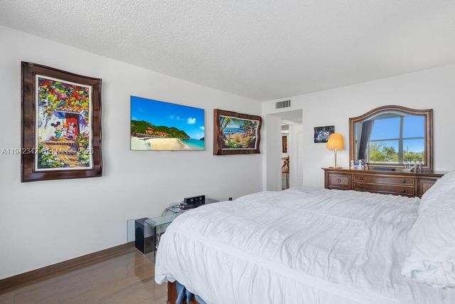 1 Las Olas Cir 306, Fort Lauderdale, FL 33316