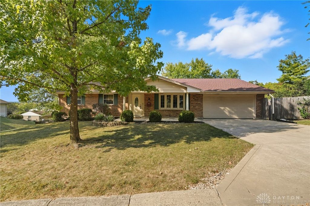 3495 Cottage Point Way, Dayton, OH 45449