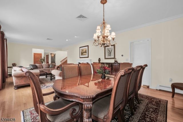 738 Ridge Rd, Kinnelon Boro, NJ 07405