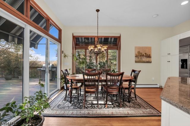 738 Ridge Rd, Kinnelon Boro, NJ 07405