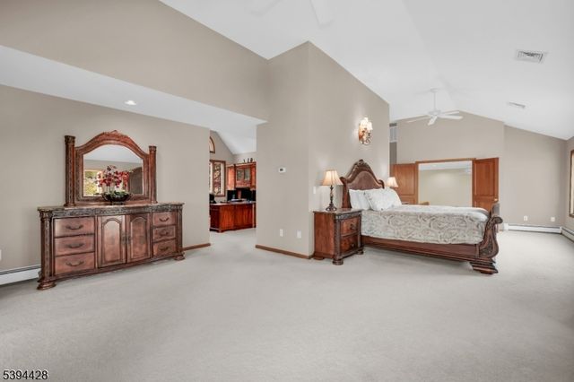 738 Ridge Rd, Kinnelon Boro, NJ 07405